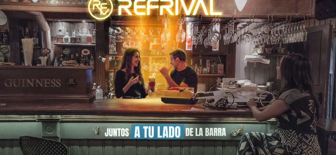 Juntos a tu lado de la barra - Refrival